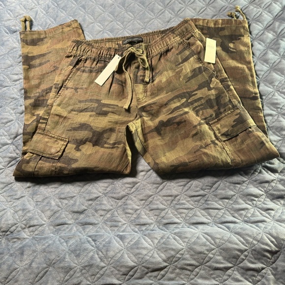 Camouflage Cargo Pants - Picture 4 of 9